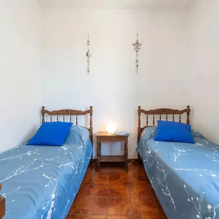 Large Seaside With Patio Castelsardo