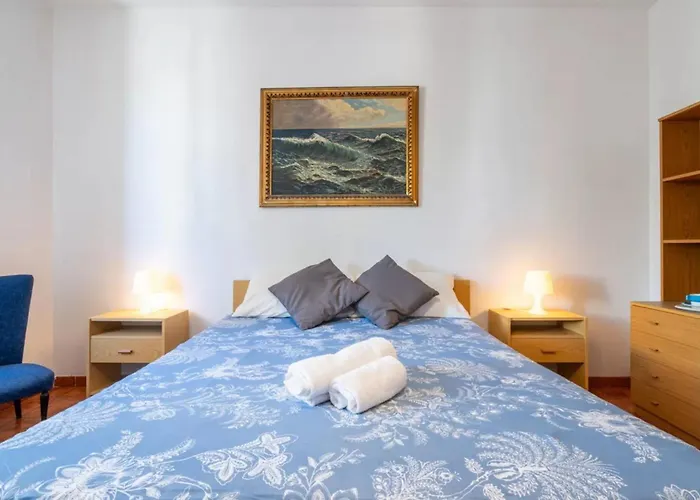 Large Seaside With Patio Apartamento Castelsardo