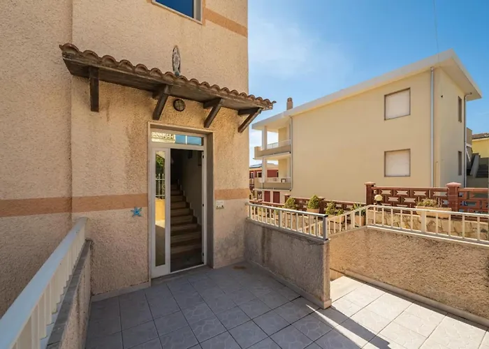 Large Seaside With Patio Кастельсардо